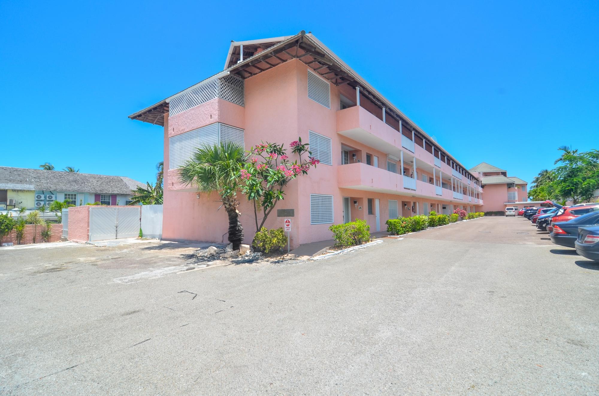203 WEST BAY STREET Cable Beach New Providence/Paradise Island