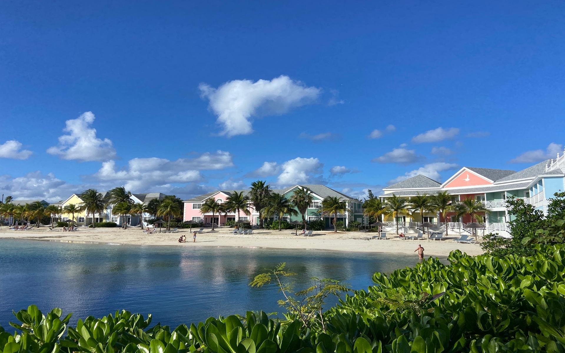 NEBRUCK HOUSE West Bay Street New Providence/Paradise Island
