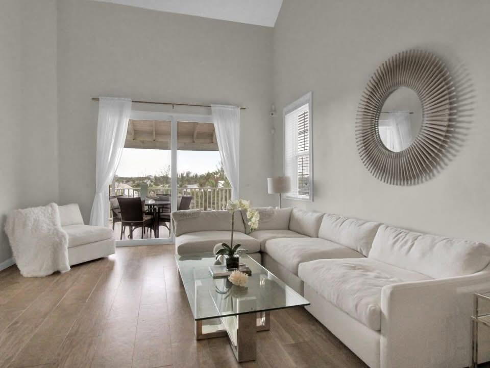 BEACHLANE West Bay Street New Providence/Paradise Island