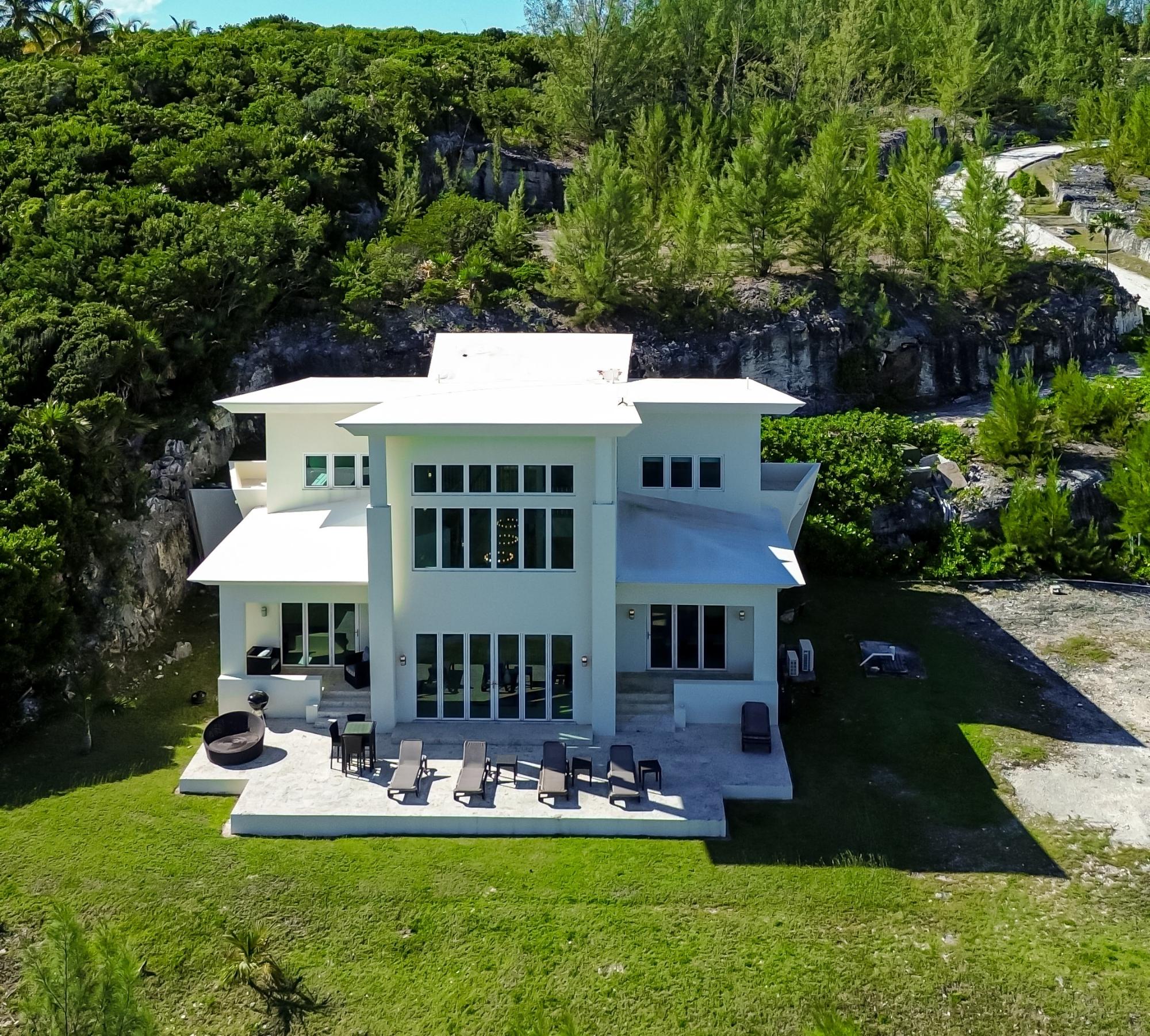 29 SKY BEACH Governor’s Harbour Eleuthera