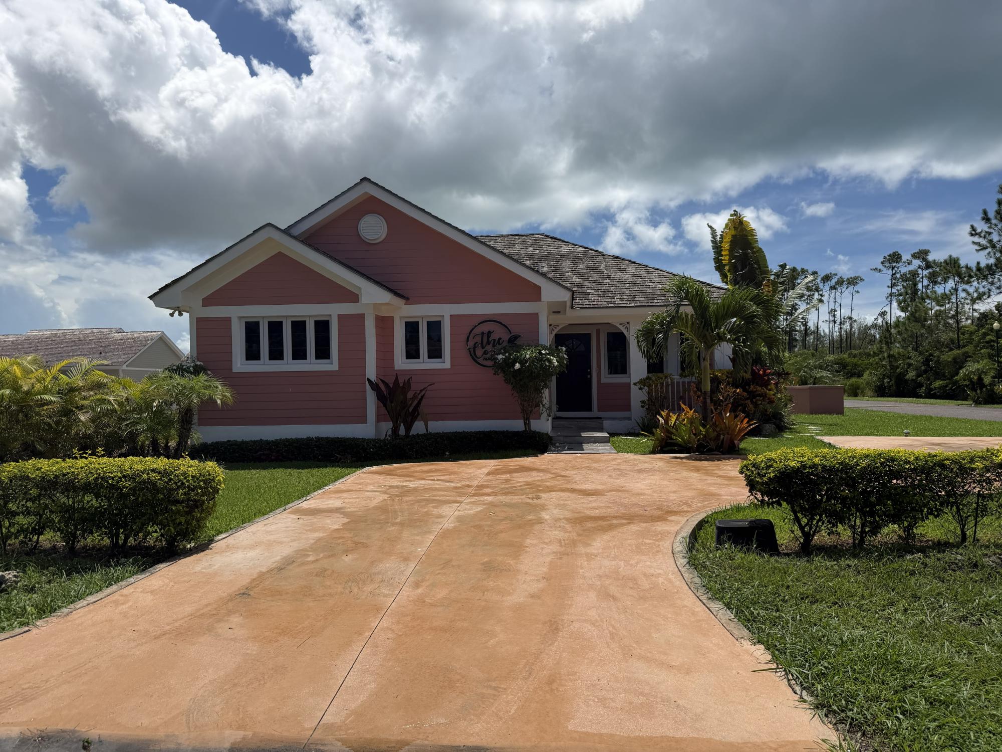 SERENITY WEST Western Road New Providence/Paradise Island