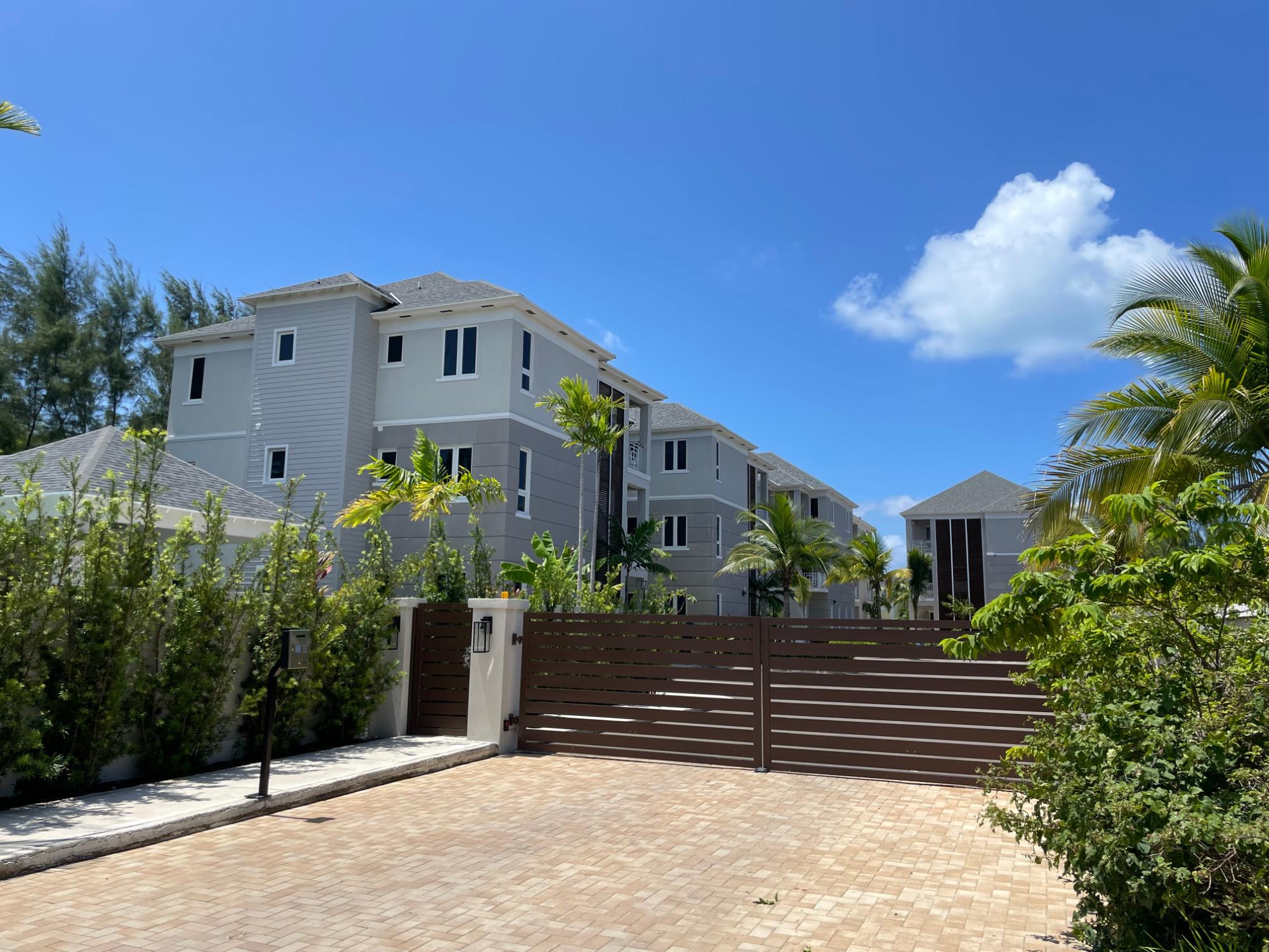 COCONUT COVE Cable Beach New Providence/Paradise Island