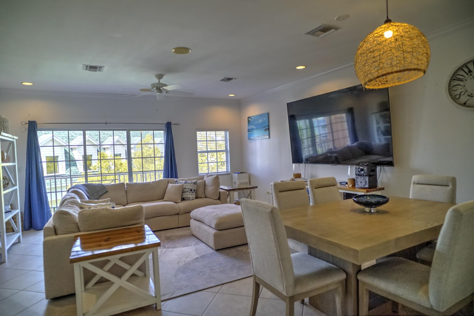 LAGOON COURT, SANDYPORT West Bay Street New Providence/Paradise Island