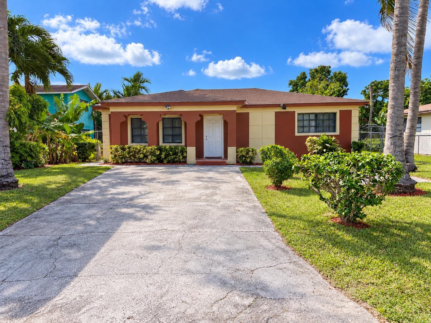 CARMICHAEL ROAD TRIPLEX Carmichael Road New Providence/Paradise Island
