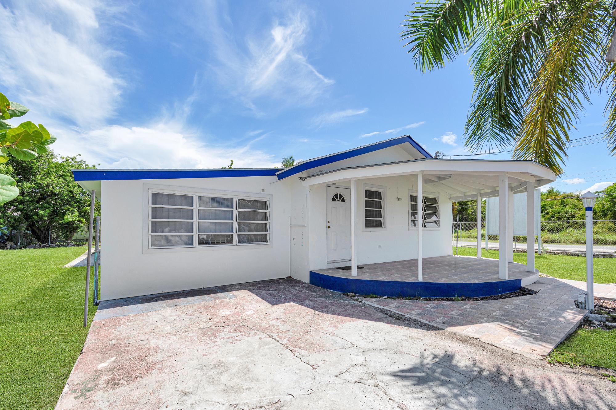 4 GOLDEN ISLES Carmichael Road New Providence/Paradise Island