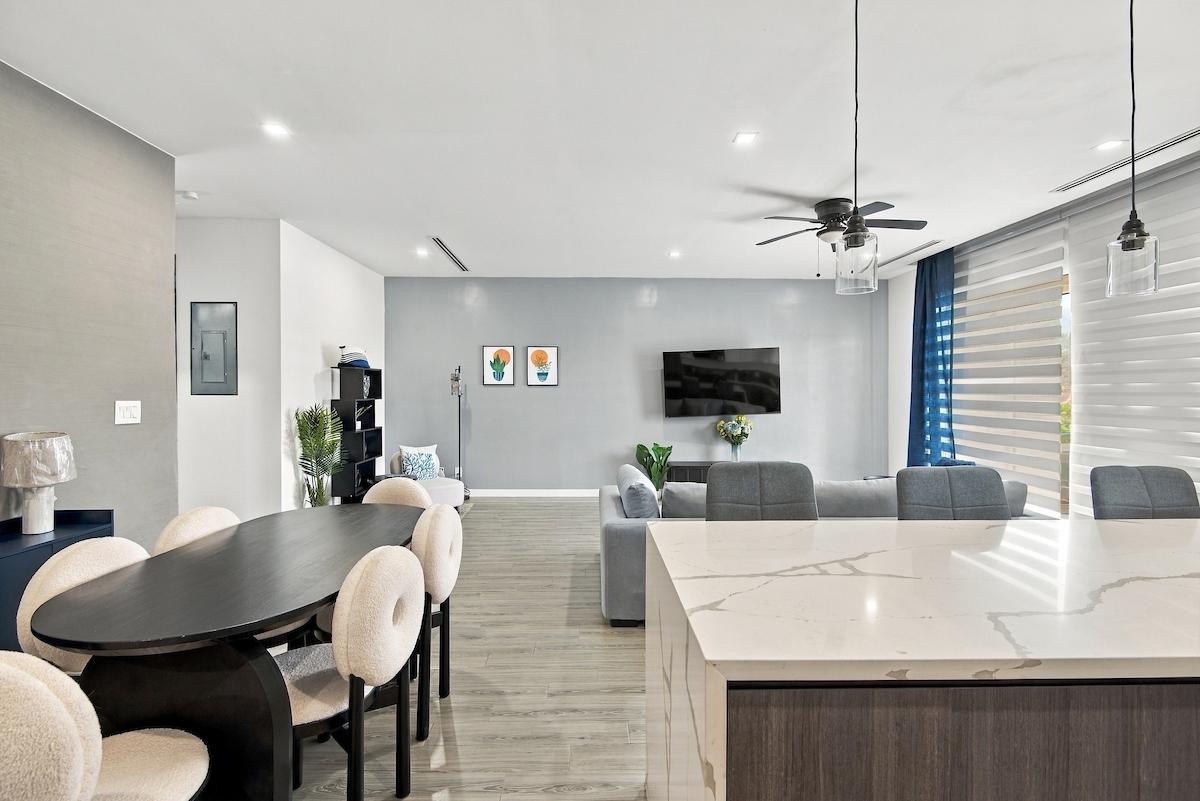 VILLA NOVA West Bay Street New Providence/Paradise Island
