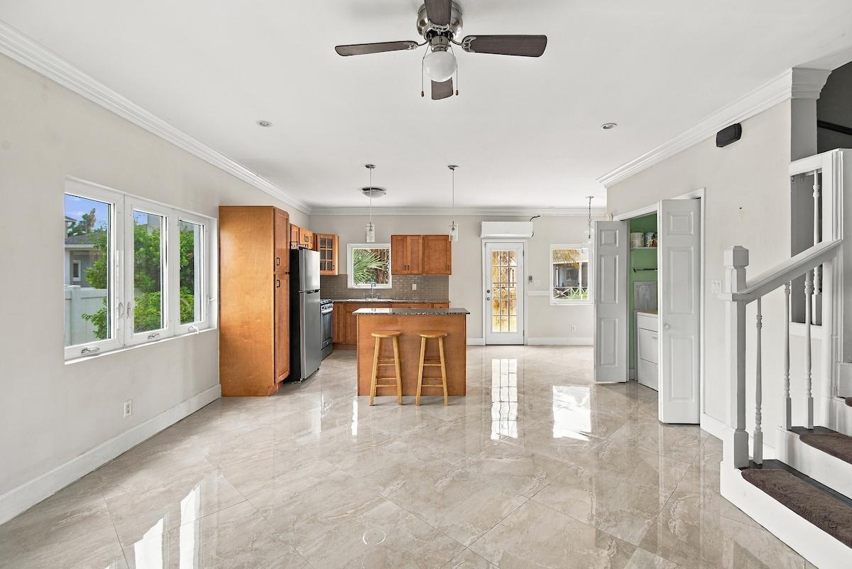 58 DOC ROAD West Bay Street New Providence/Paradise Island