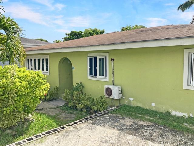 13 BLUE BELL AVENUE Soldier Road New Providence/Paradise Island