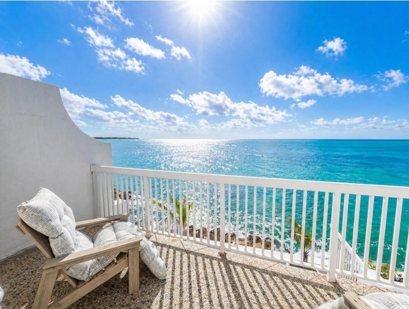 DELAPORTE West Bay Street New Providence/Paradise Island